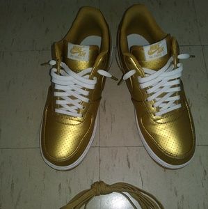 Metallic Gold Nike Air Force 1